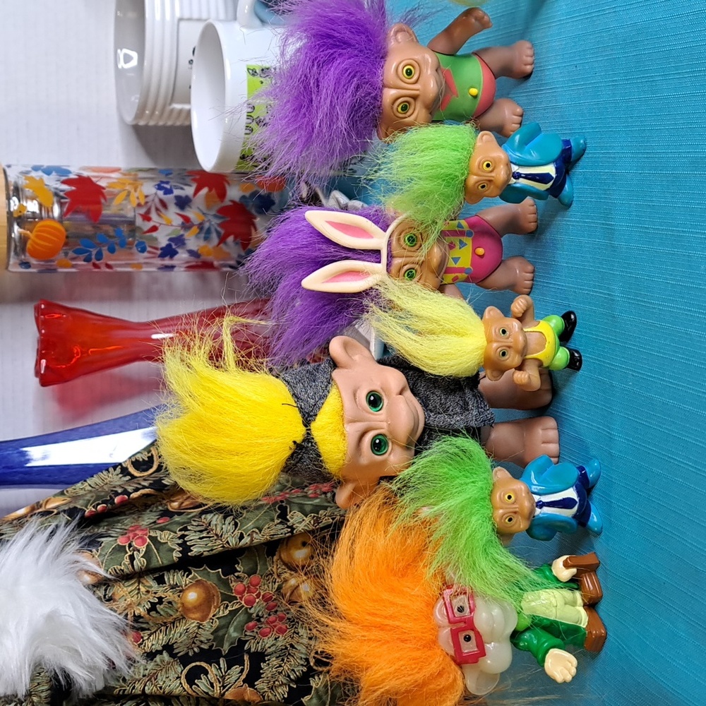 A bundle of trolls 🧌 ✨️ different sizes